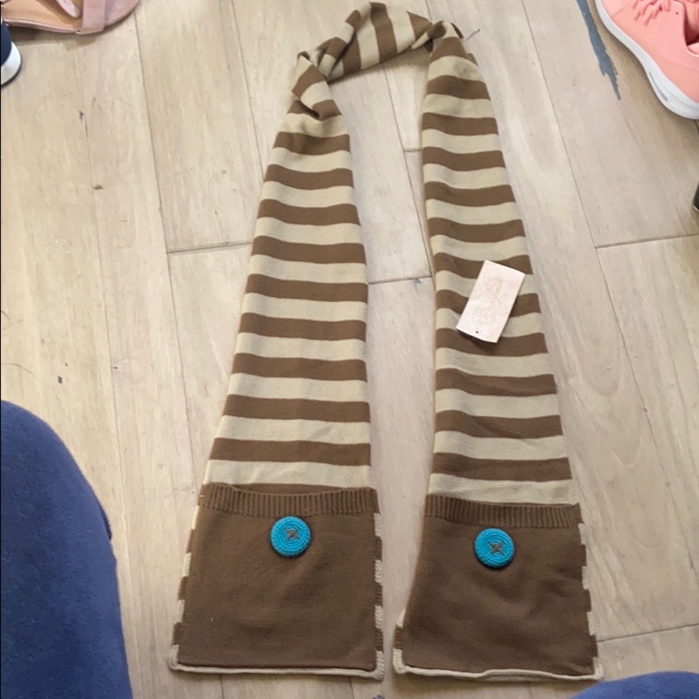 Ladies brown and tan striped scarf with pockets